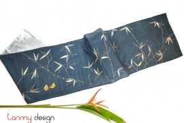 Silk scarf with embroidery of bamboo